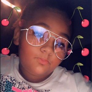 Meet your Posher, Hillary